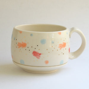 Round Mug - Heartwarming Goldfish