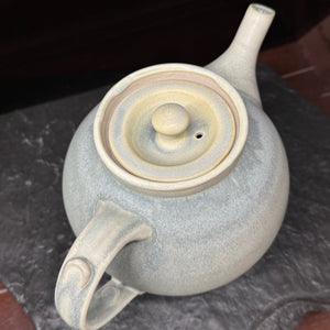 Lg Round Teapot - Gray