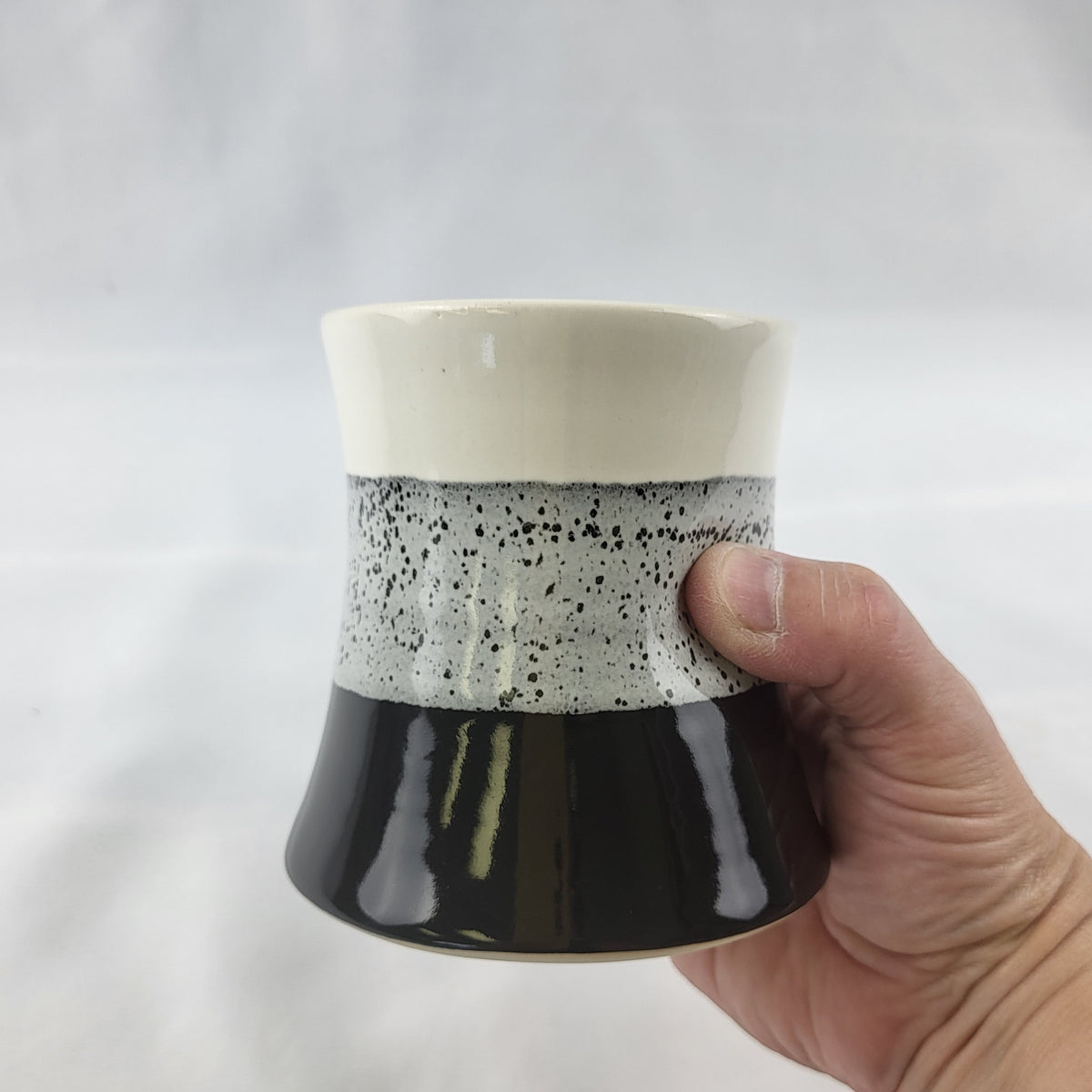 Thumb Cup - Black & White