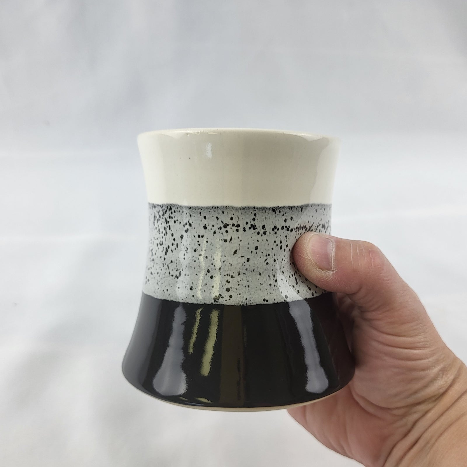 Thumb Cup - Black & White