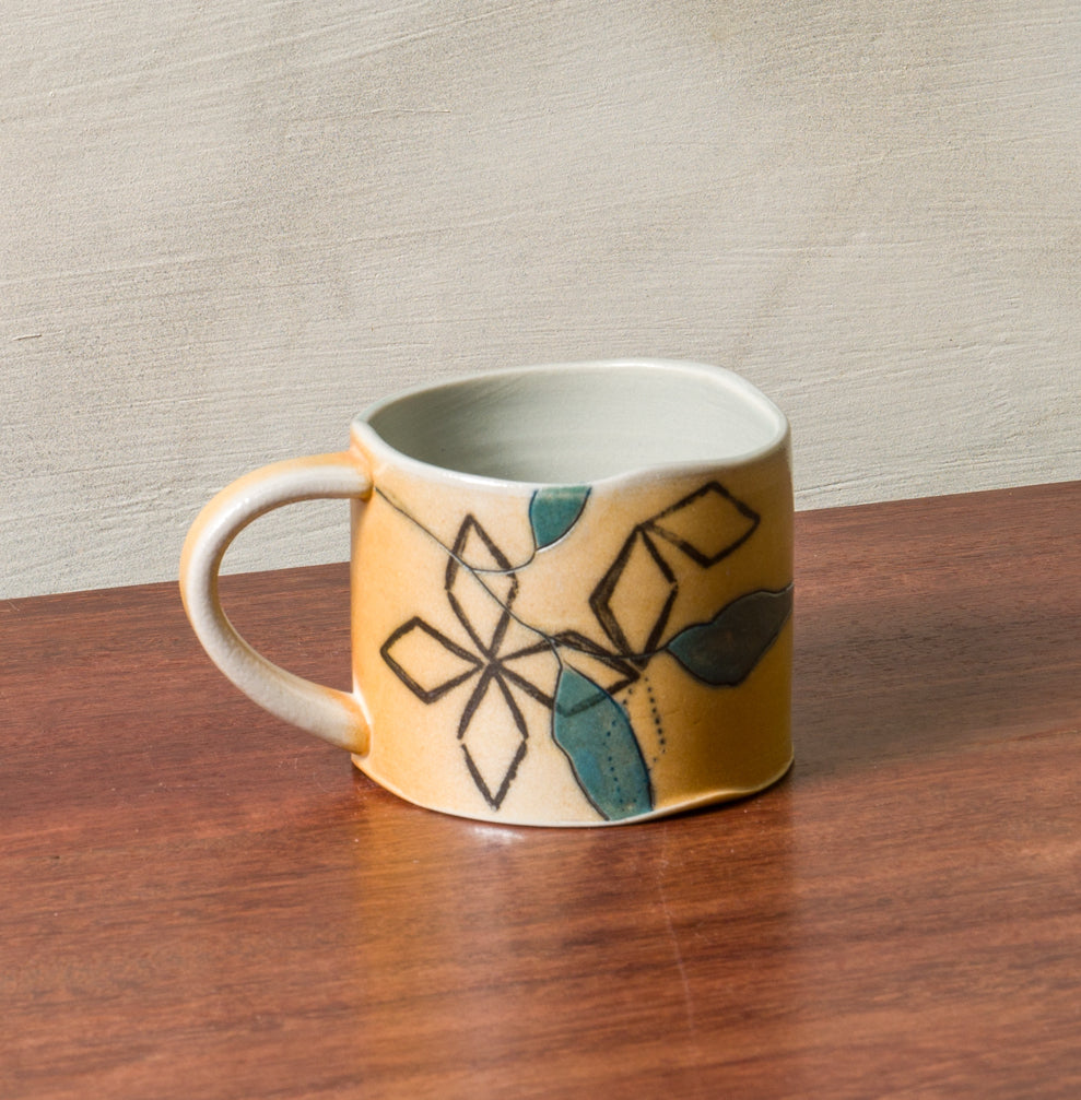 Medium Wavy Rim Mug 2