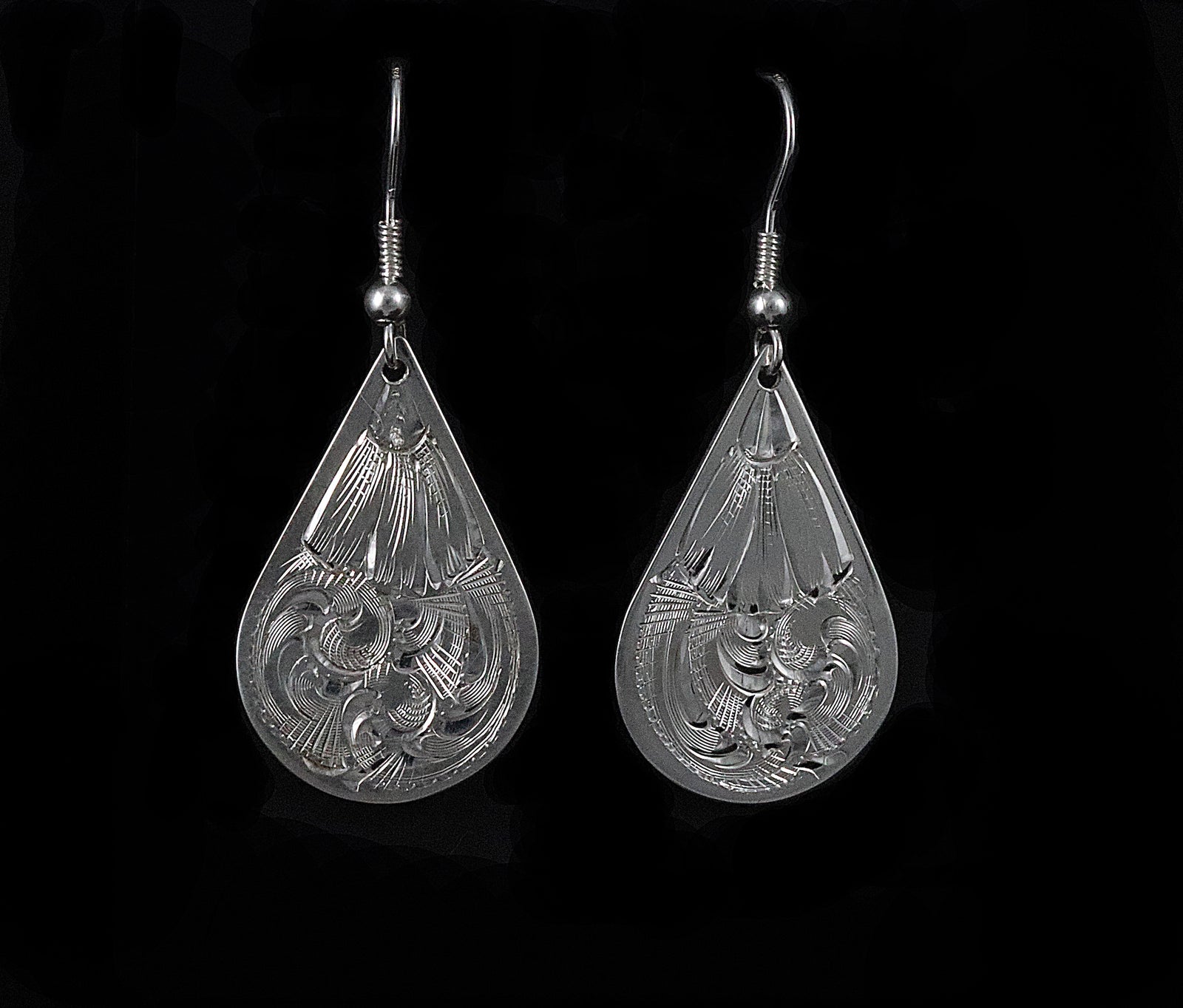 Sm Teardrop Shape Earrings