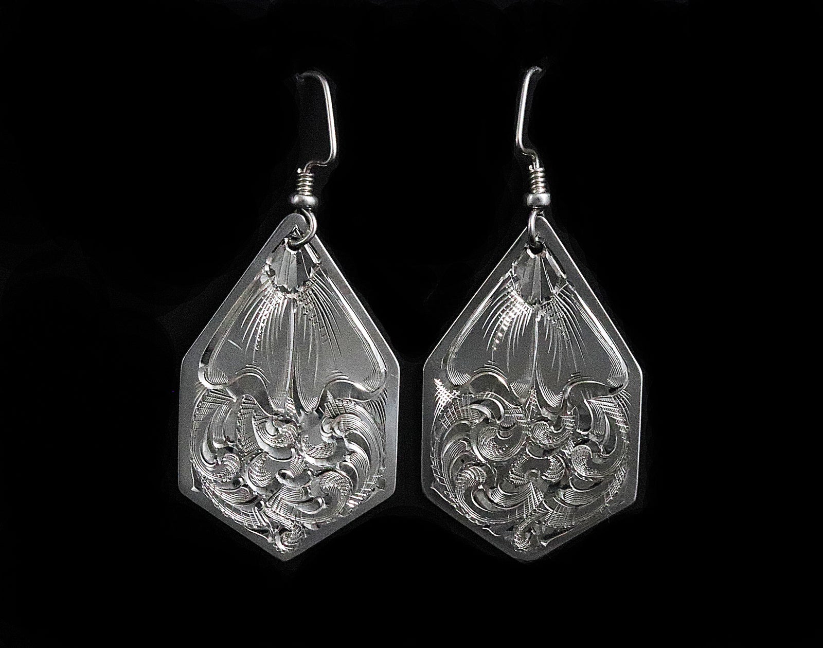 Medium Ear Tag Shape Earrings