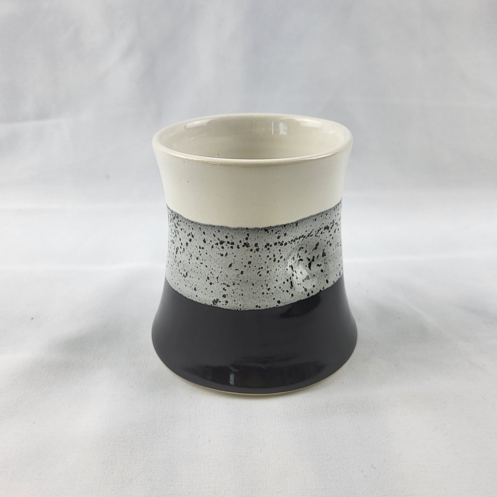 Thumb Cup - Black & White