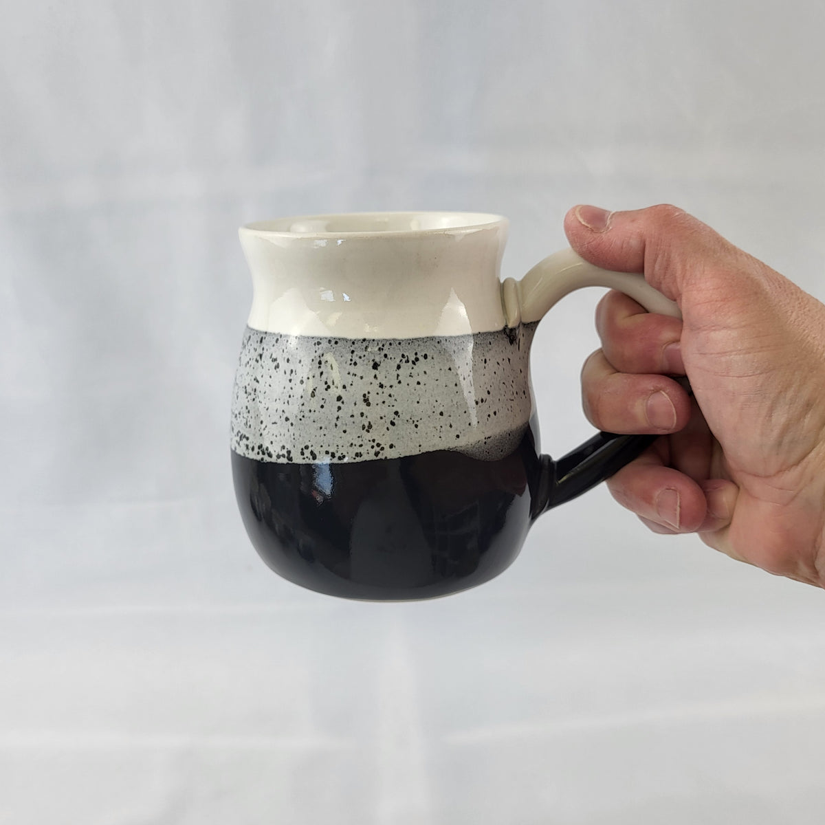 Round Mug - Black & White