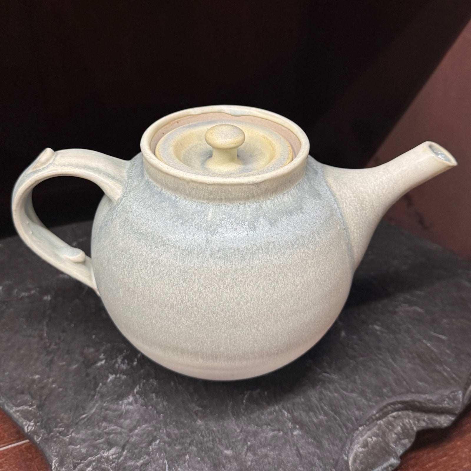 Lg Round Teapot - Gray