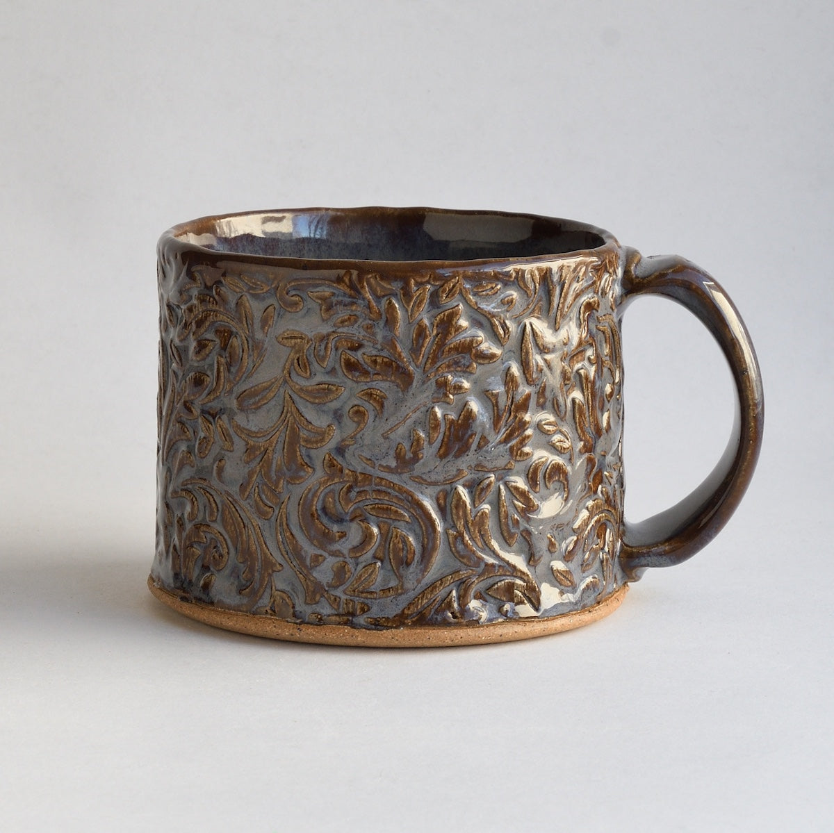 Black Olive Vine Mug
