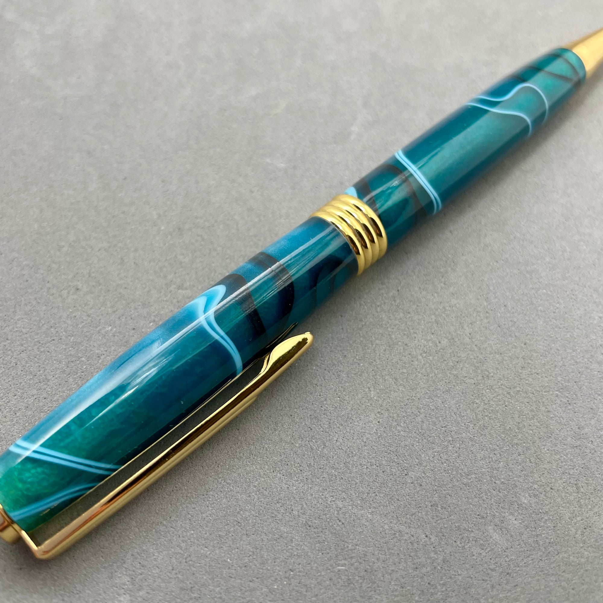 Streamline Resin Pen - Blue Waves