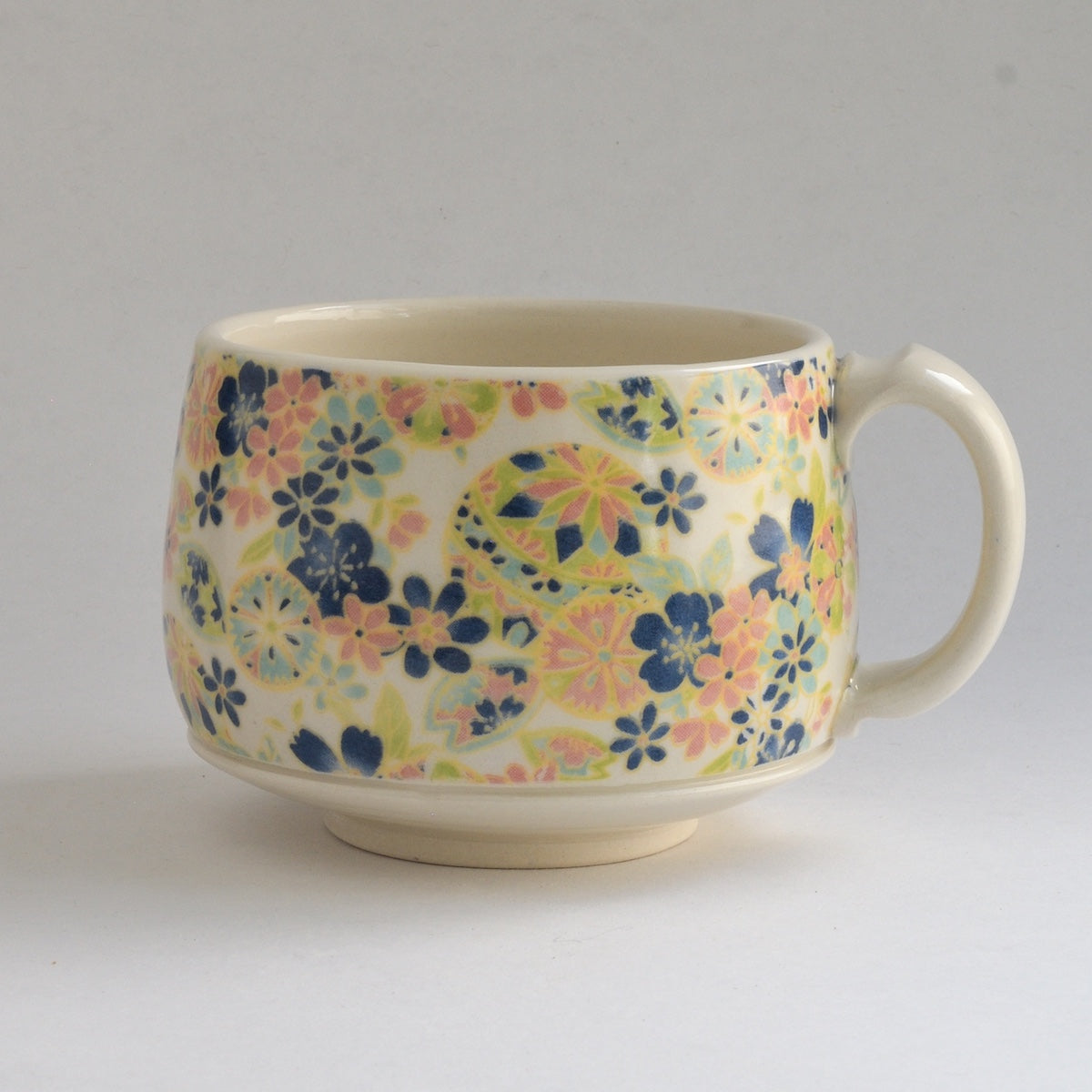 Round Mug - Baubles