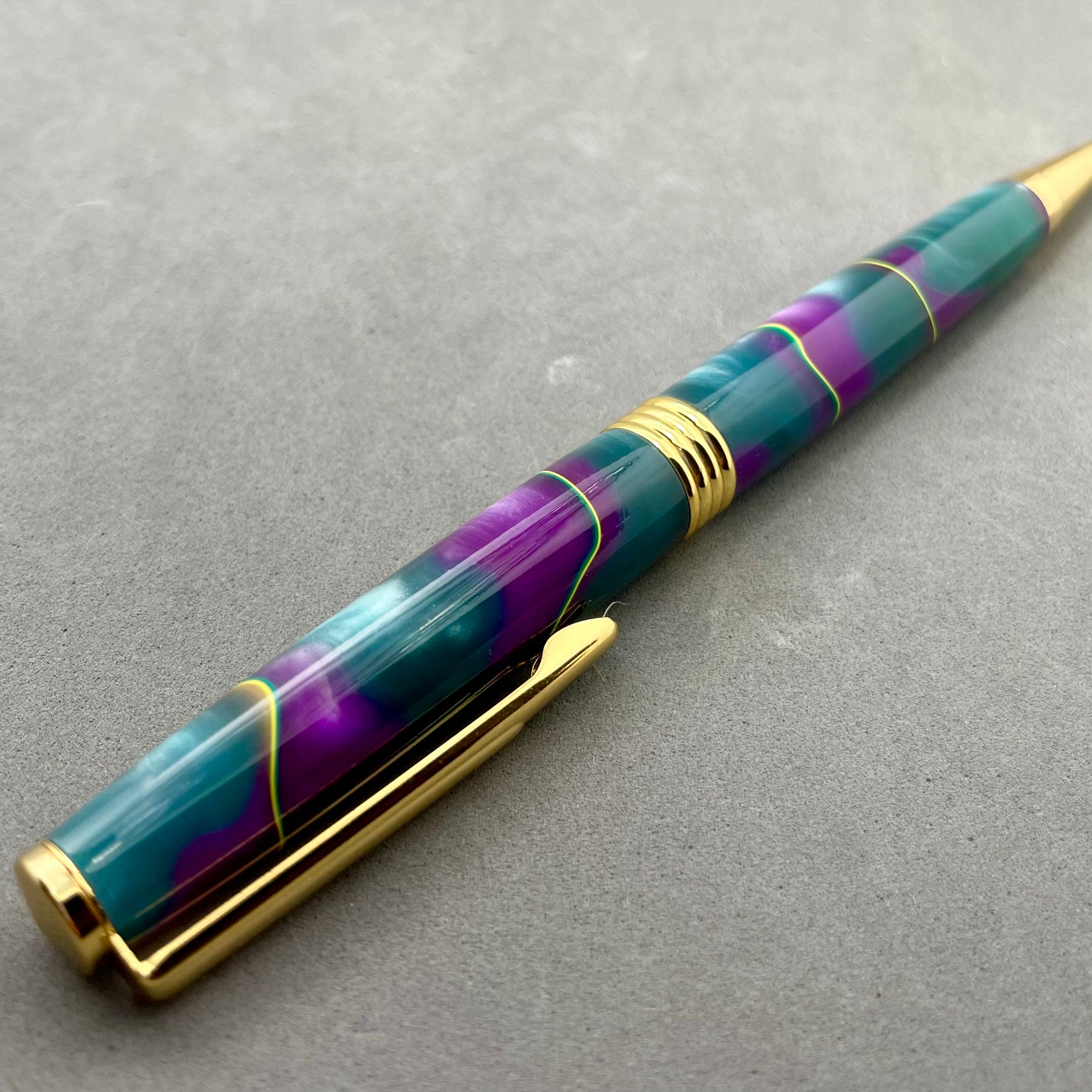 Streamline Resin Pen - Purple & Green Waves