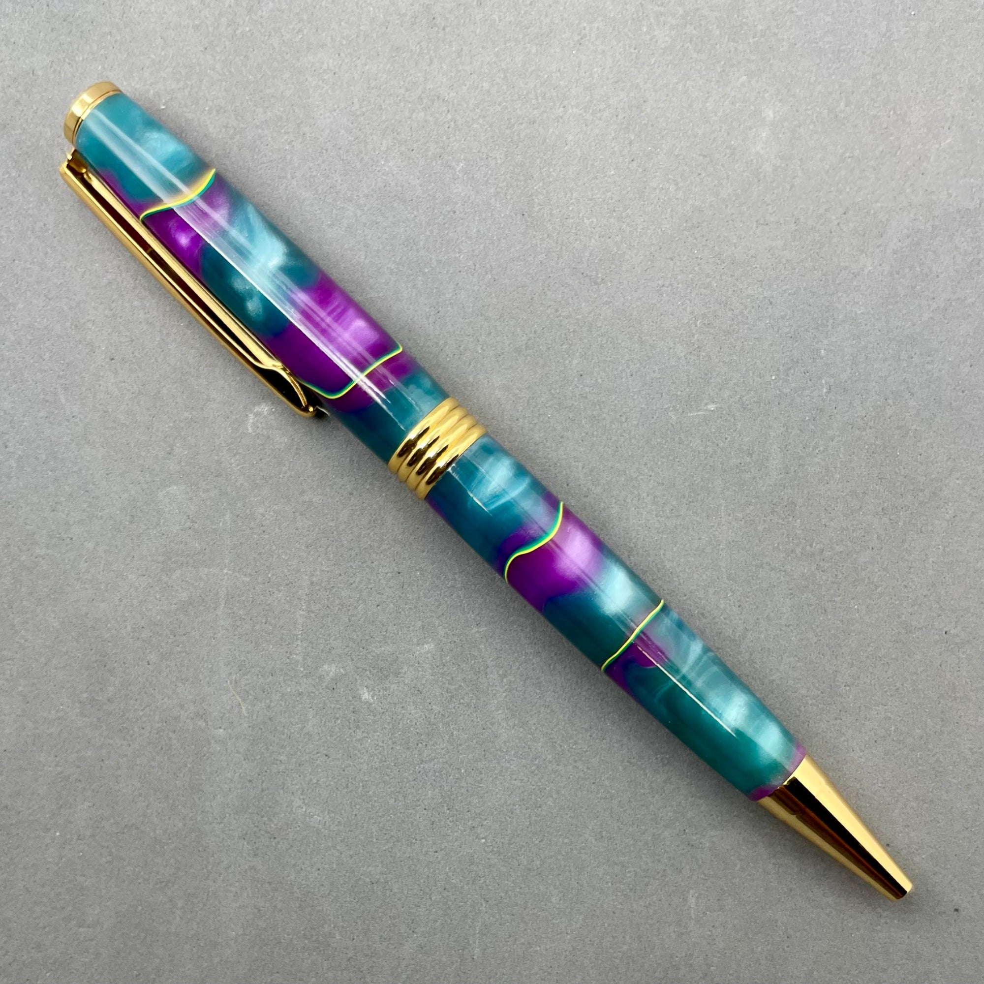 Streamline Resin Pen - Purple & Green Waves