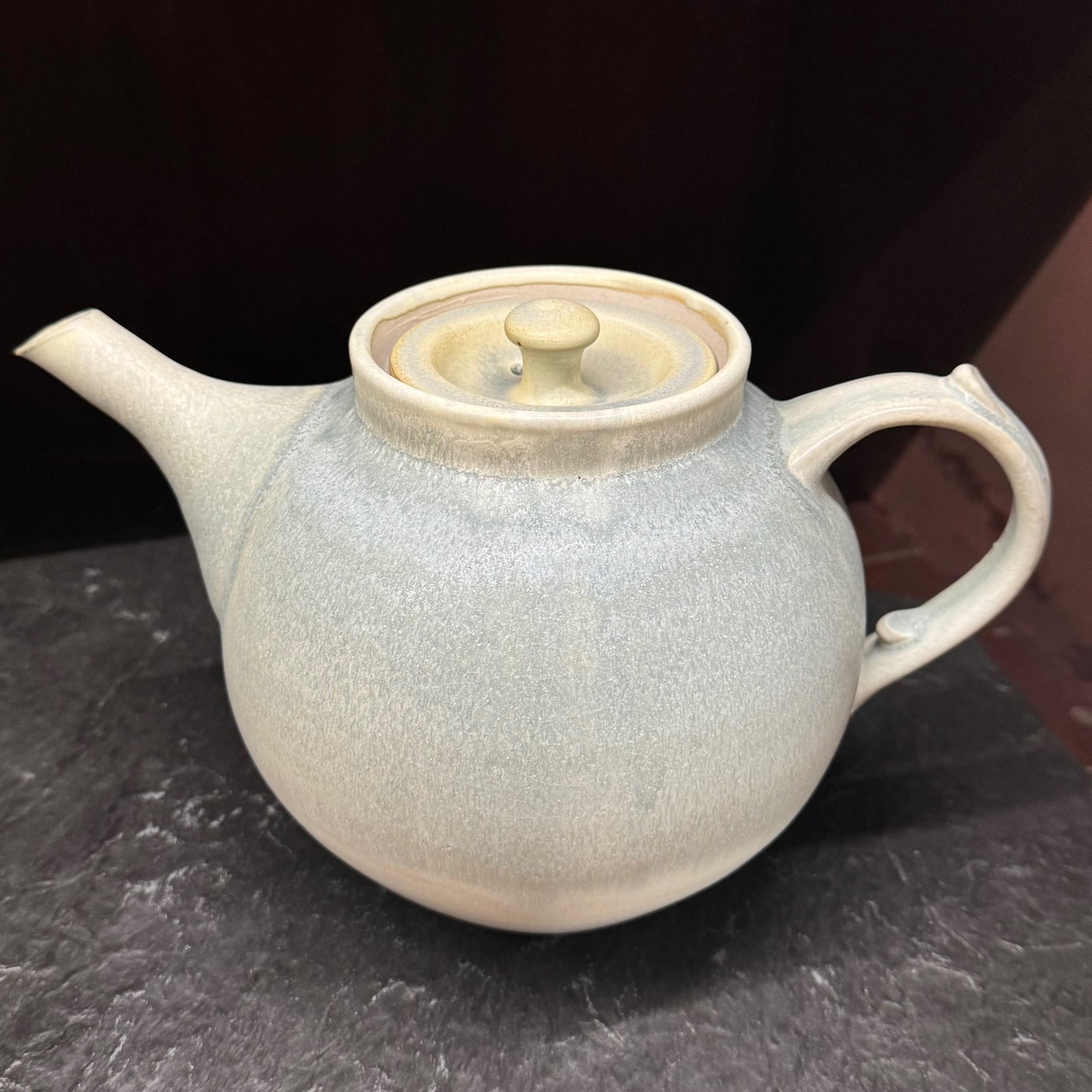 Lg Round Teapot - Gray